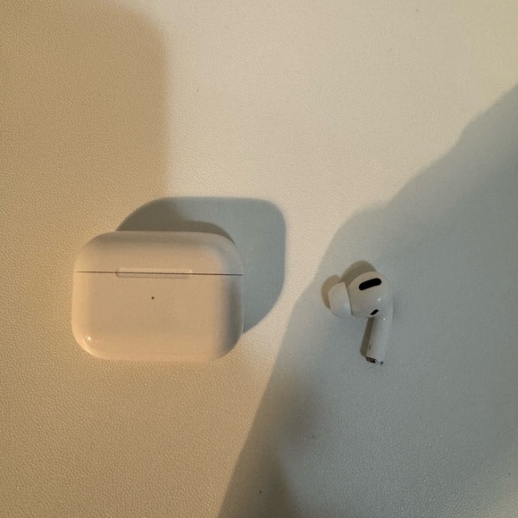 Apple AirPods Pro - White - Picture 5 of 7